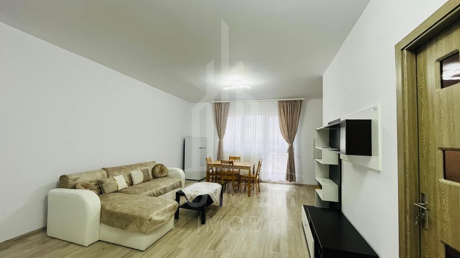 Apartament 3 camere decomandat - Poză 2
