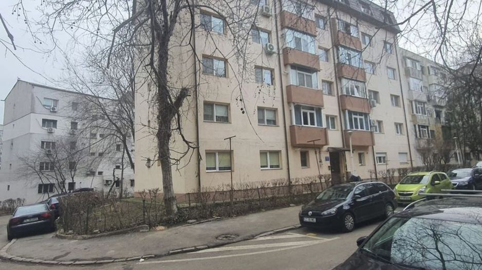 Vand apartament 2 camere zona Eden - Poză 4