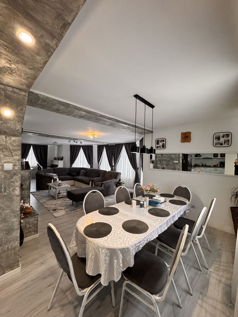 Vilă spațioasă cu 6 camere – Cartierul Viena, Oradea - Poză 3