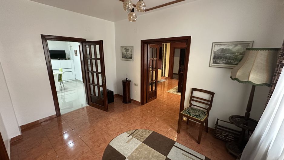 Apartament cu 3 camere în zona P-ta Unirii - Poză 13