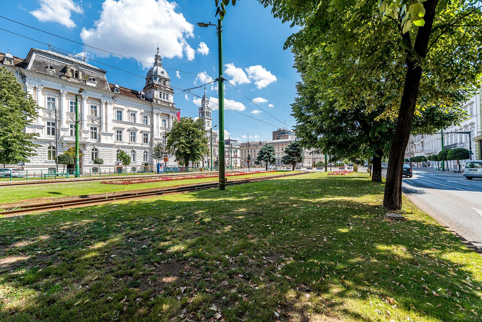 Apartament istoric pe Bulevardul Revoluției - Poză 1