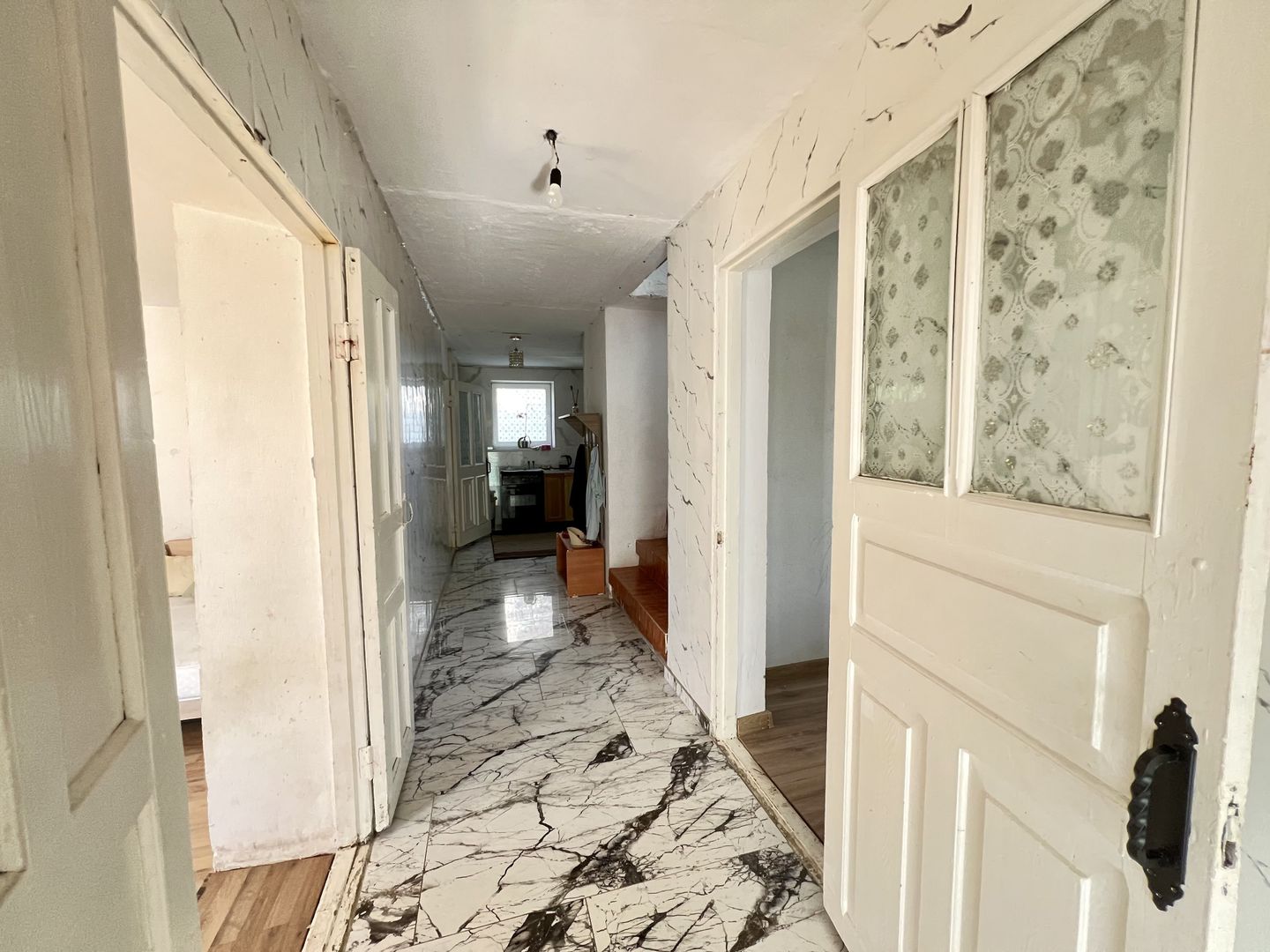 Casa în centrul or.Ialoveni - Poză 5