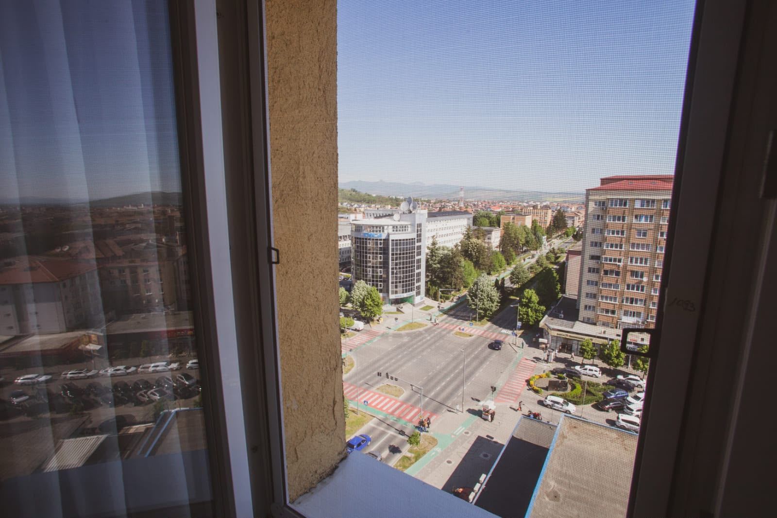 Propietar vand apartament 2 camere decomandat renovat/utilat complet - Poză 8