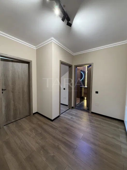 Apartament modern cu 3 camere și terasă – zona centrala, Eroilor. - Poză 3