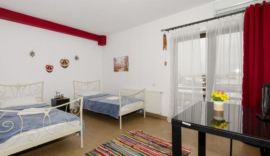 Afacere la cheie! Hotel - restaurant cu peste 40 locuri  cazare - Poză 11