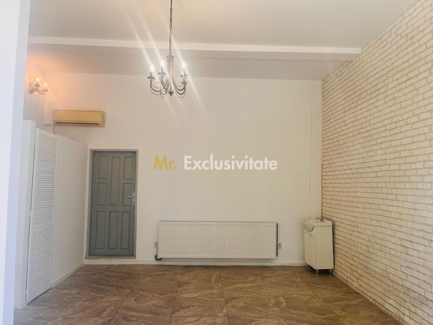 Spatiu stradal, central, cu vad comercial si vizibilitate excelenta - Poză 14