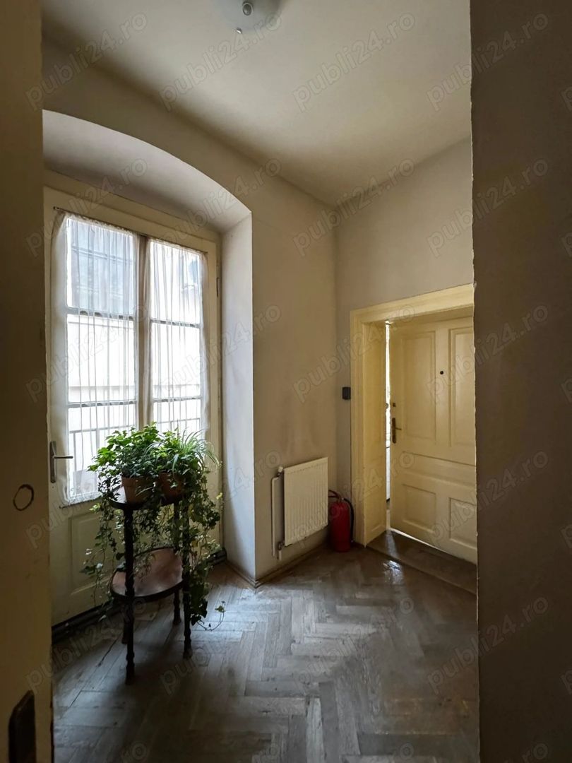 De vanzare apartament in Piata Sfatului - Poză 4