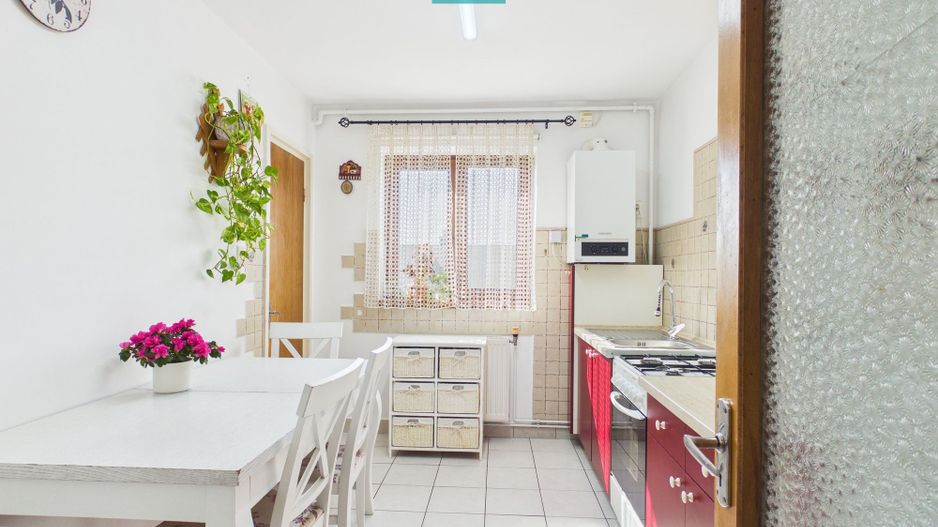 Apartament  5 camere si Garaj în Vlaicu - Poză 3