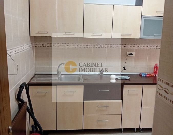 2 camere | Decomandat  | Romana  | Etaj 1/8 - Poză 3