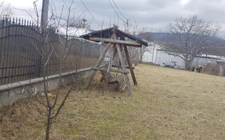 Proprietate pe 2 niveluri, curte individuala si garaj, cartier linistit, Rasnov. - Poză 32