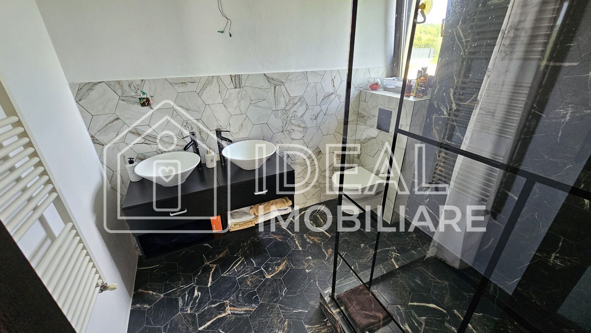 Vila Moderna cu 5 camere, garaj si 921 mp de curte, in Tocile - Poză 14