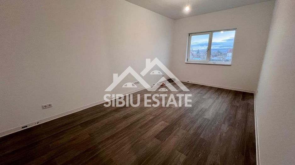 Apartament cu 3 camere cu gradina,intabulat Selimbar - Poză 5