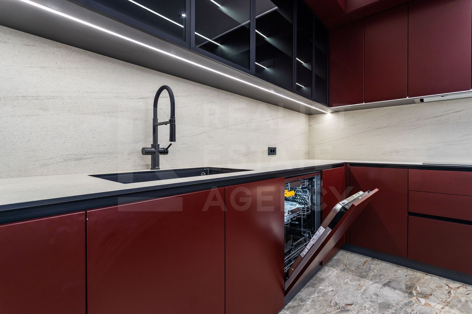 Chirie, apartament, 4 camere, str. Universității, Centru - Poză 7
