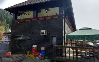 Pensiune in Muntii Apuseni 10 camere 1007 mp teren - Poză 4