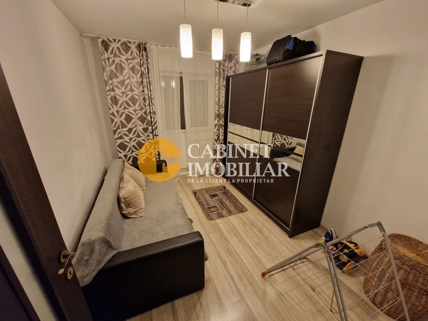 2 Camere Decomandat, etaj intermediar, mobilat/utilat-Zona Alexandru cel Bun - Poză 2