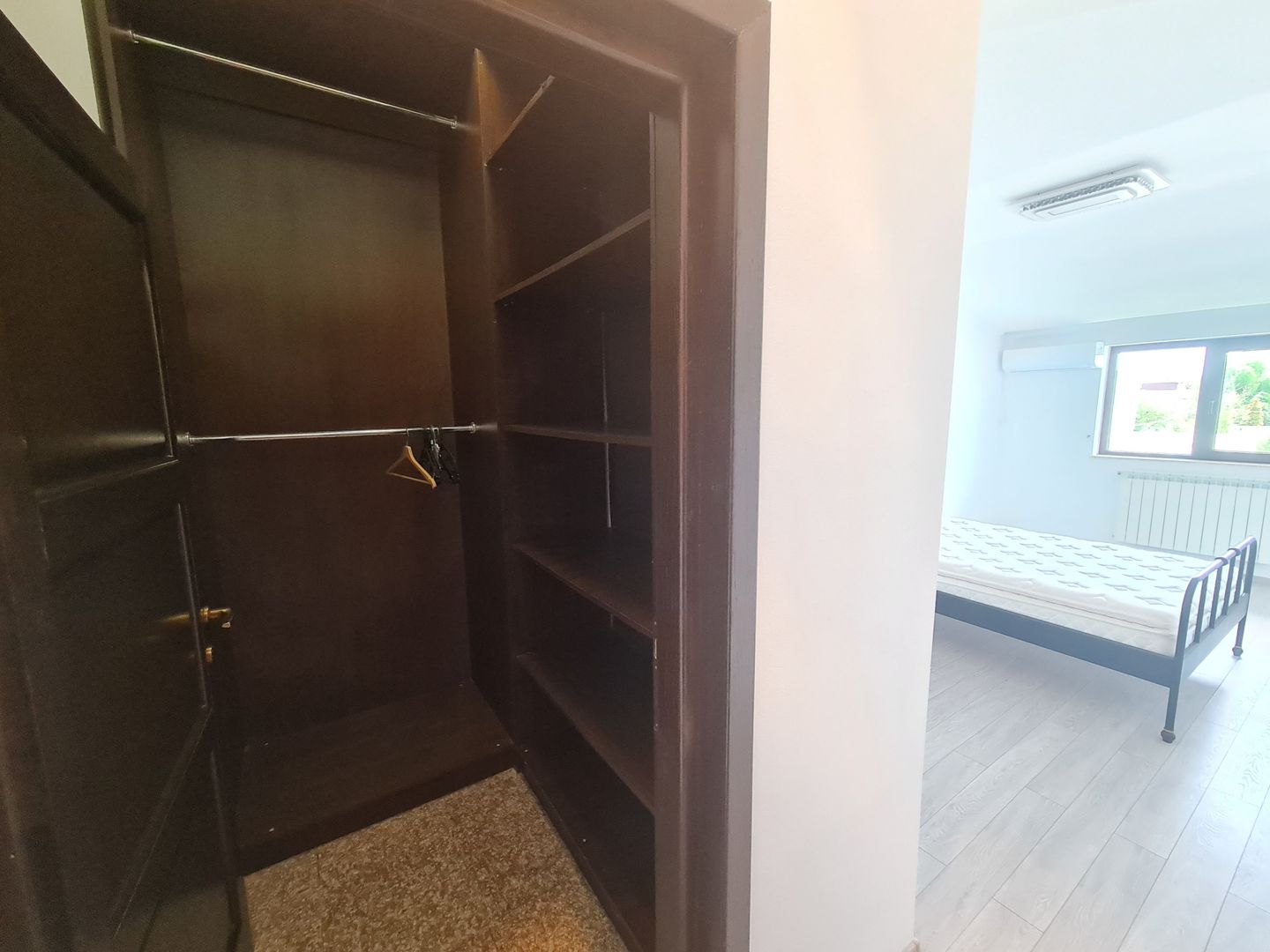 Casa individuala | semi-mobilata | 6 camere | Iancu Nicolae - Poză 23