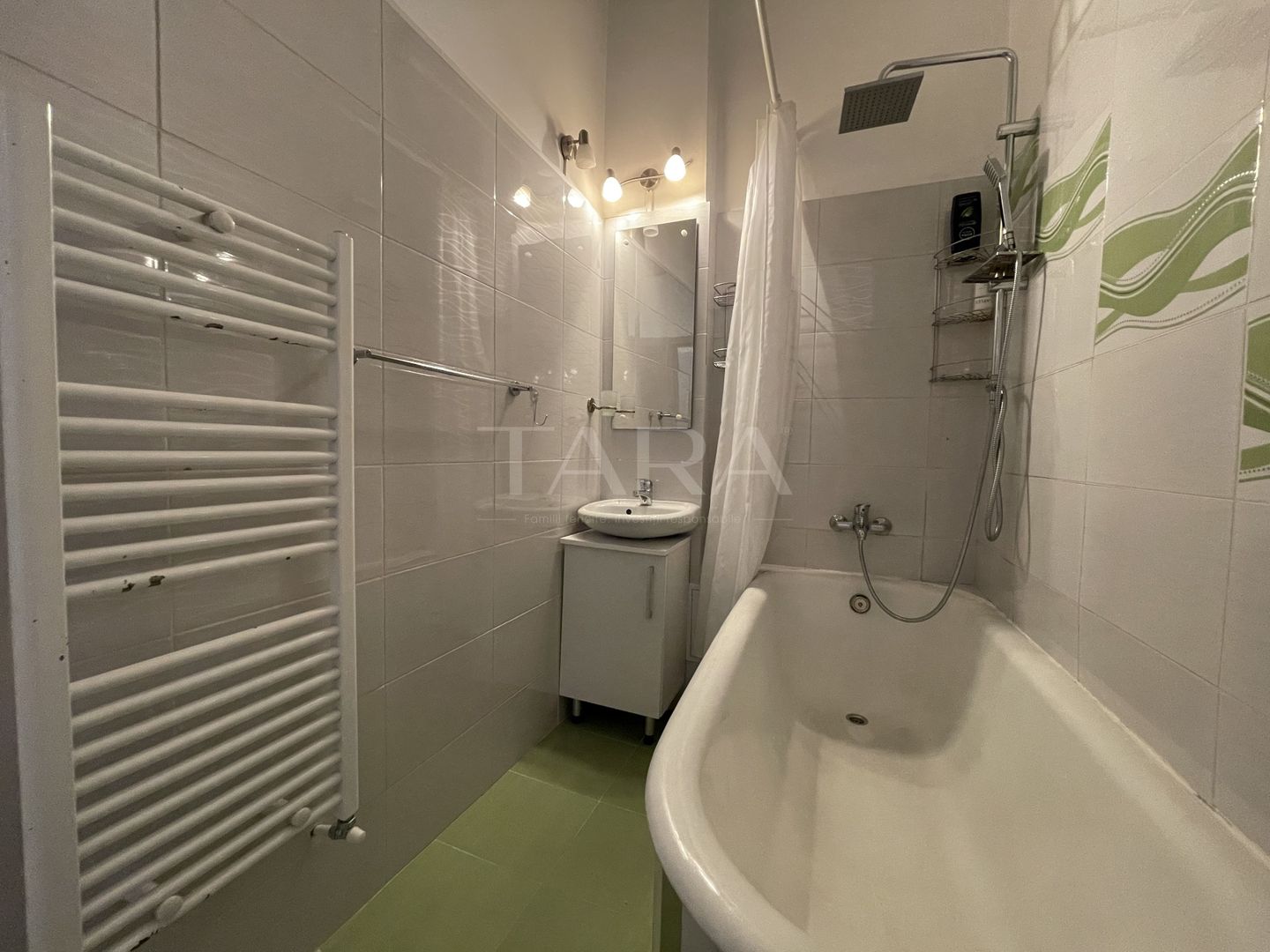 Apartament interbelic. Confort și eleganță! - Poză 9