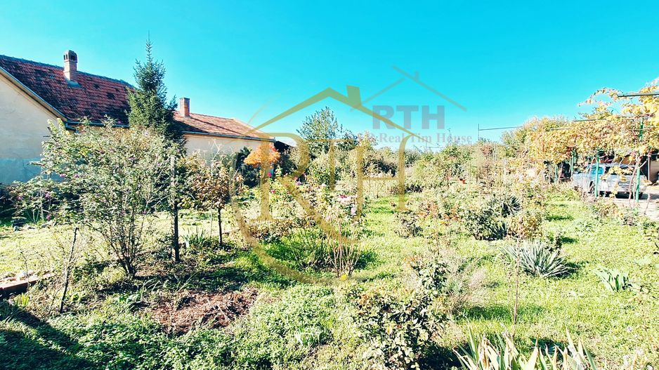 Parcela de teren, ideala pentru casa, sp 1300 mp, utilitati - Poză 1