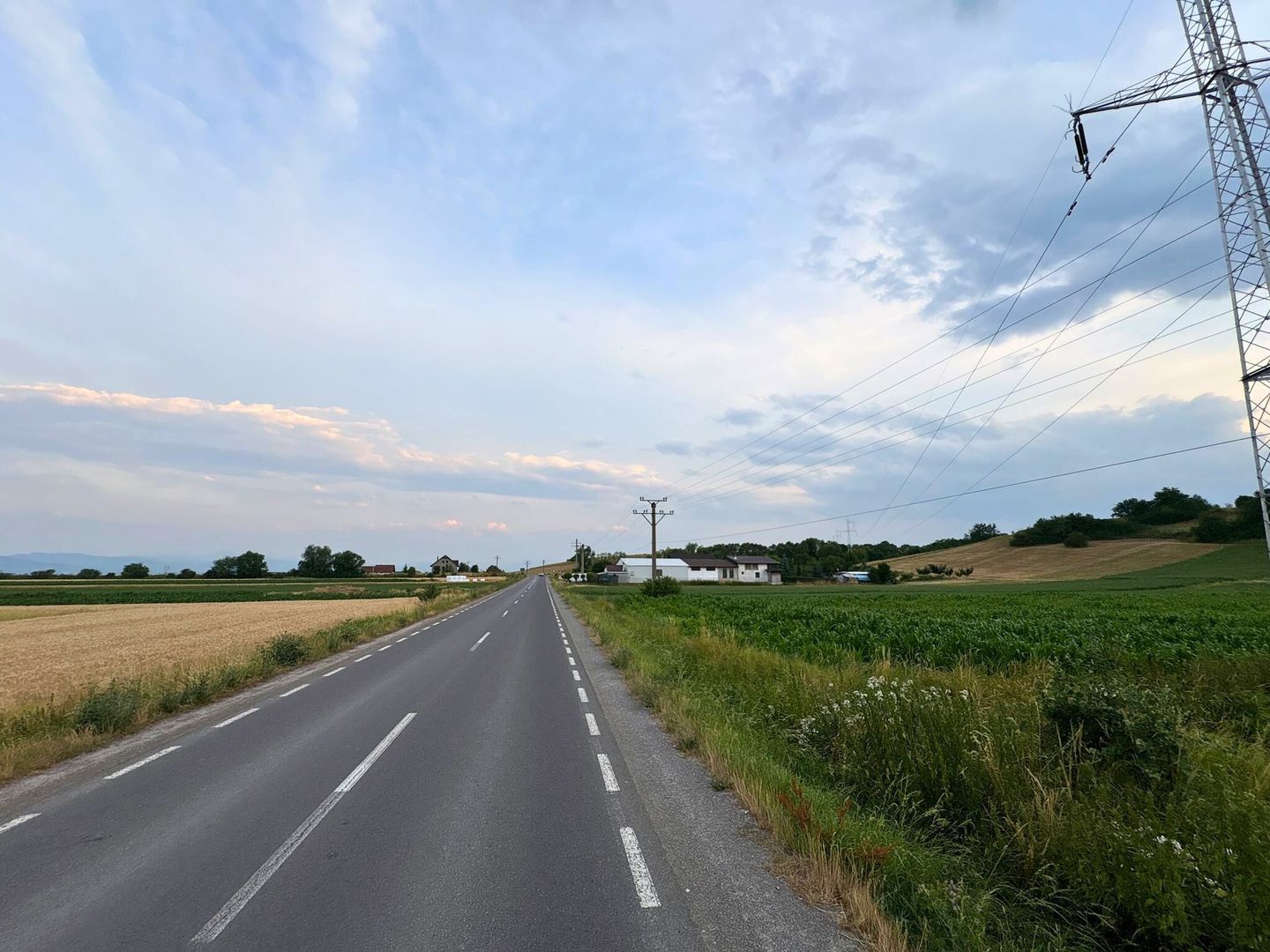 Teren intravilan industrial 7400 MP com. Ilieni , Jud. Covasna - Poză 4