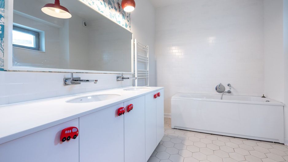 COMISION 0% - Vila eleganta P+2E 380 mp utili, teren 470mp, lac propriu + ponton - Poză 19