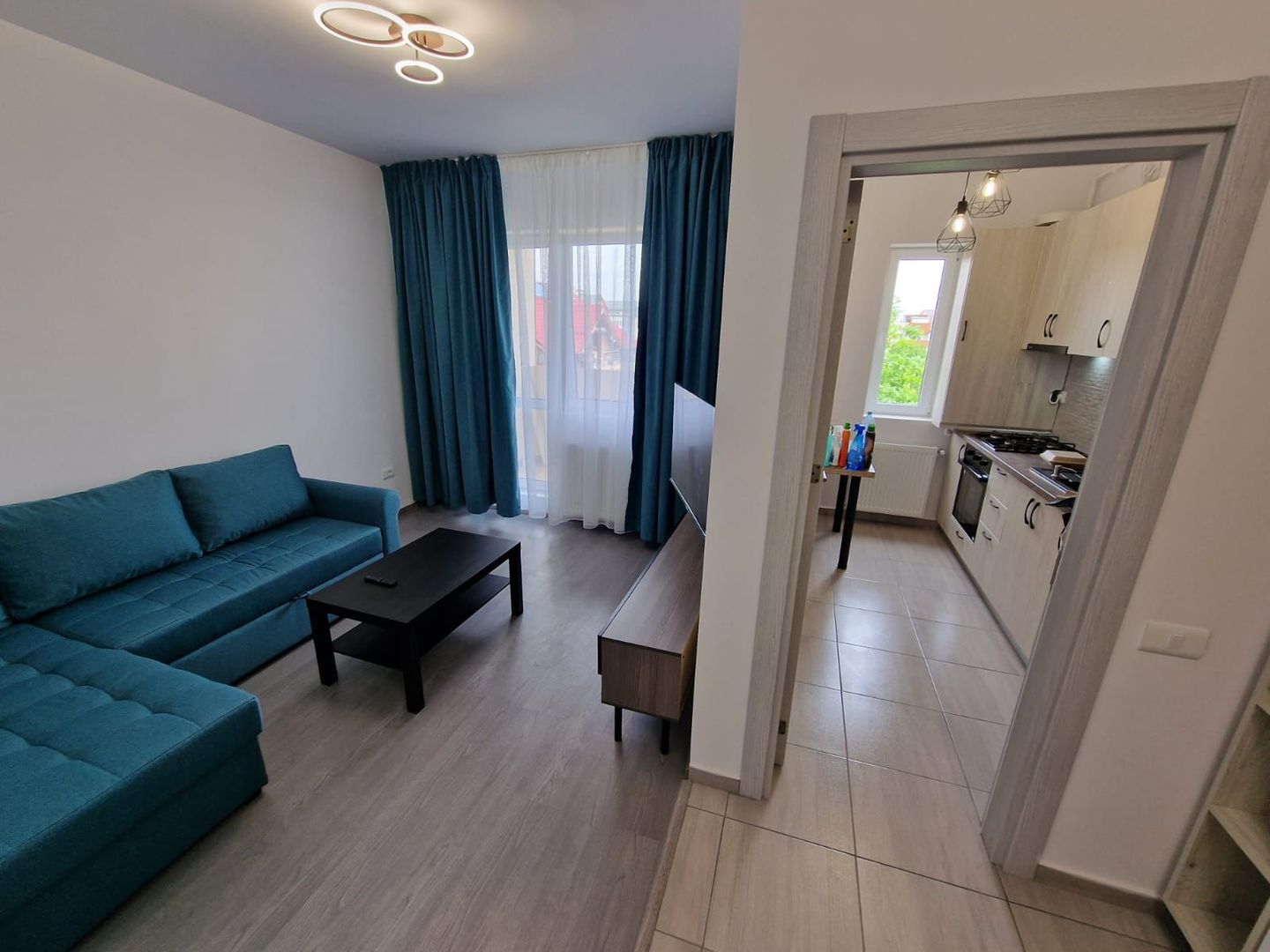 Garsoniera de inchiriat Aparatorii Patriei Loc de Parcare - Poză 1