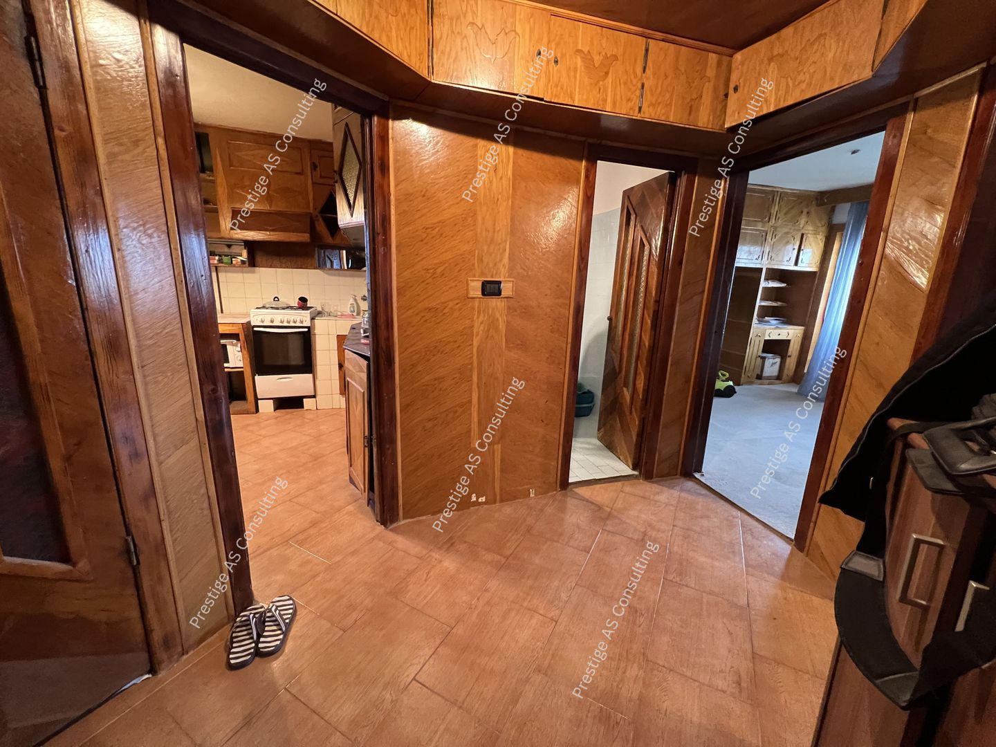 Apartament 3 Camere 2 Bai | Etaj 3 | Zona Soarelui - Poză 3