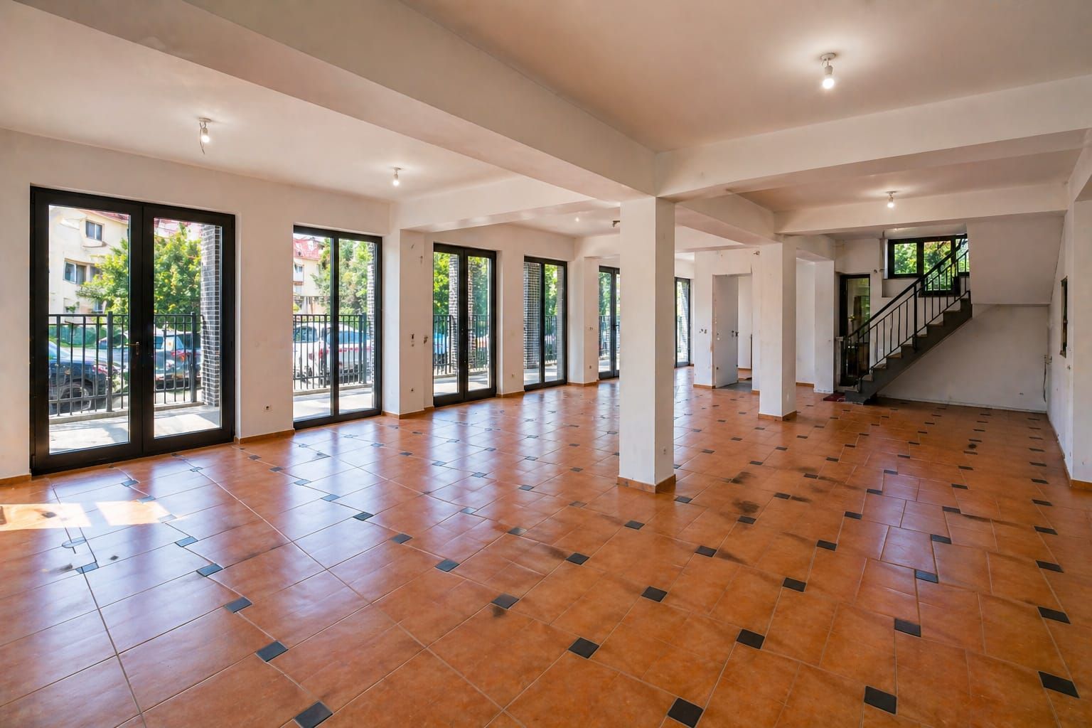 CLĂDIRE NOUĂ PREMIUM | 576 MPU,BIROURI,CLINICA,AIRBNB - Poză 4
