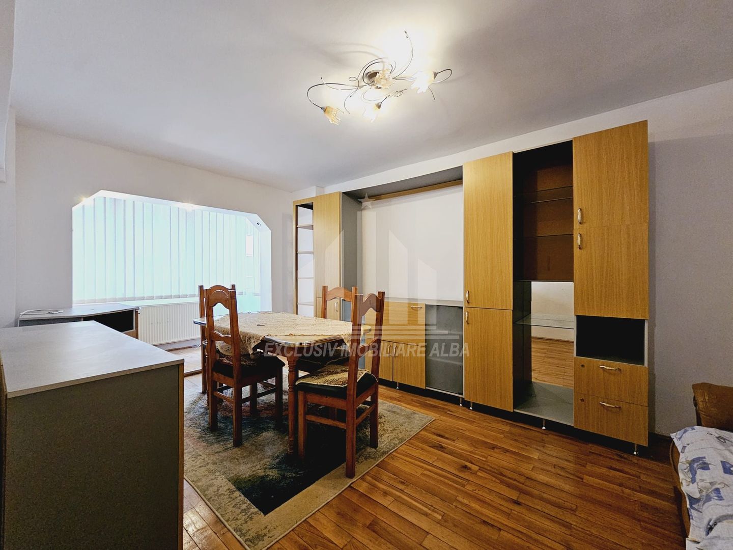 Apartament cu 3 camere decomandate, Cetate - Poză 1