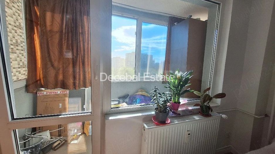 Apartament 2 camere Titan 58 mp etaj 8/10 1978 - Poză 3