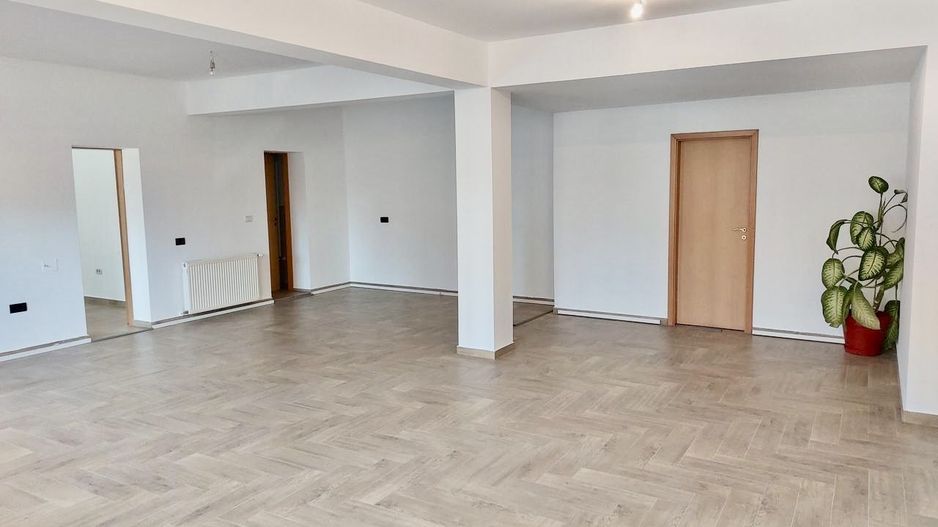 Birou 122 mp – parter, renovat, parcare inclusă - Poză 1