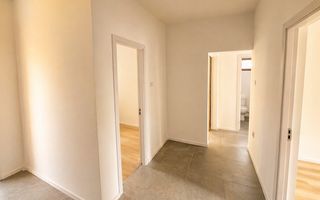 Casa compet renvoata Piata Mihai Viteazau Ploiesti, curte - Poză 5