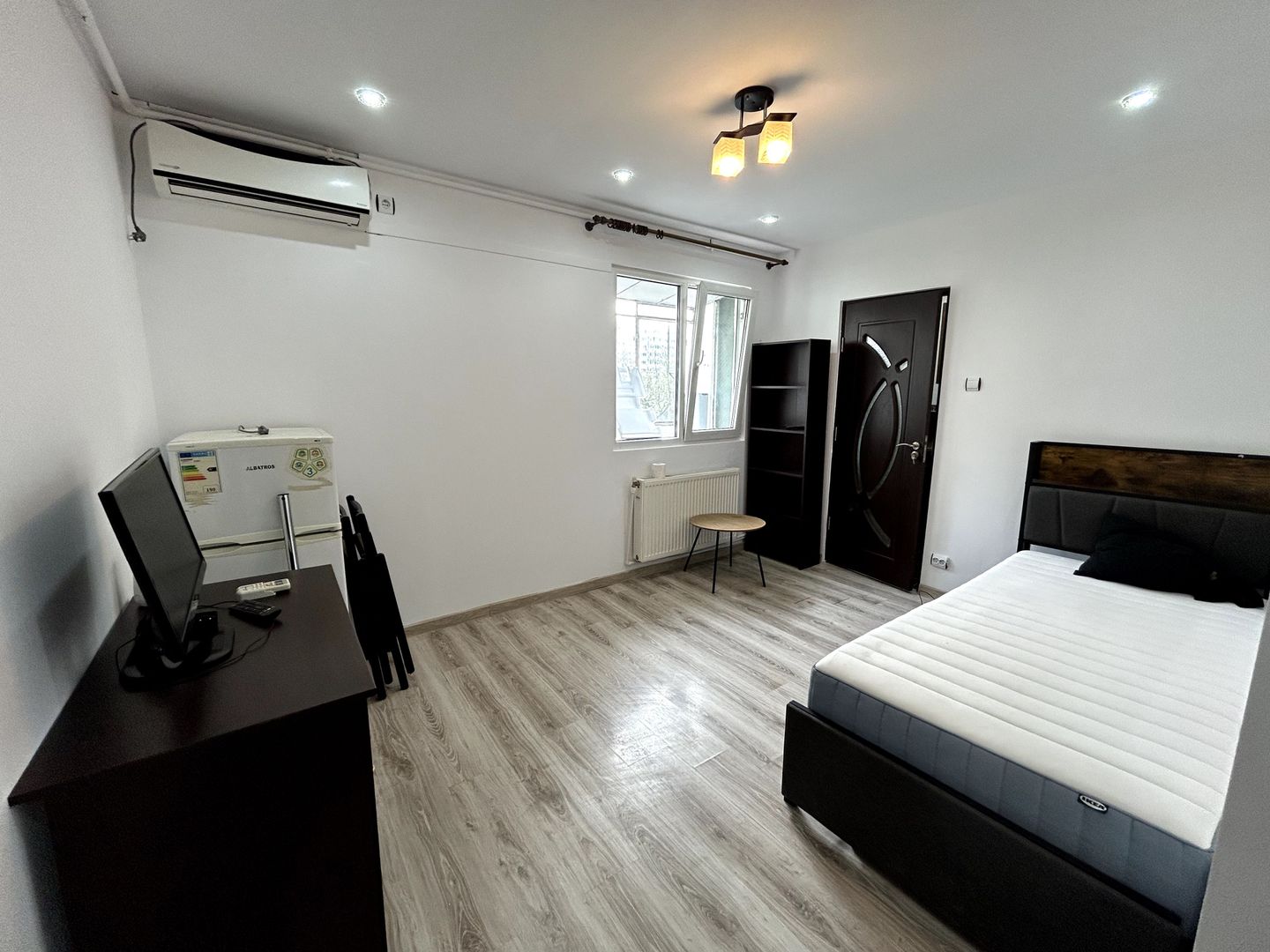 Garsoniera Strada Aurului, Centrala Proprie - Ideală pentru Investiție - Poză 2