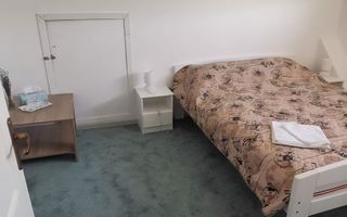 Casă individuală 310mp utili, 8 camere, piscină - Poză 9