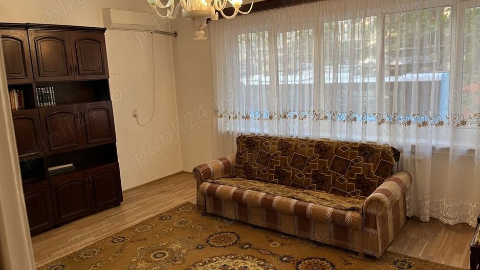 Apartament de patru camere Piața Rosetti - Poză 1