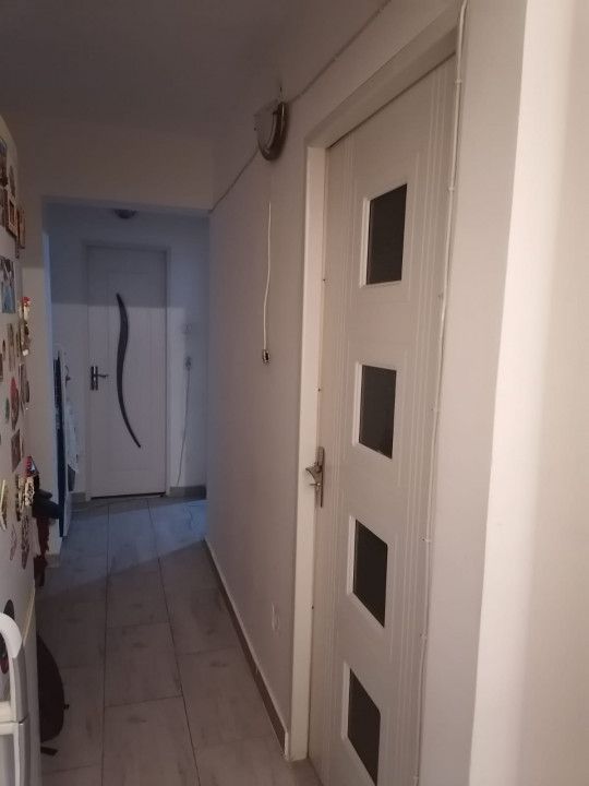 Apartament 3 camere, decomandat, 64 mp, central, Campina, PH - Poză 1