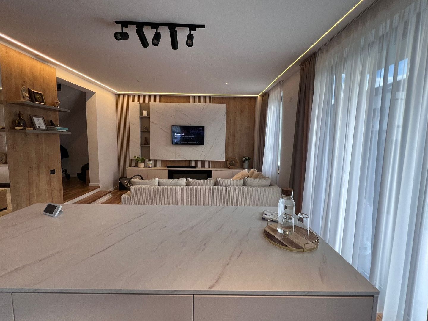 Vila duplex de vanzare | 6 camere | Otopeni - Poză 1