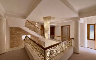 Vila / Casa de lux de vanzare  1000mp teren Str. Primaverii Constanta - Poză 12