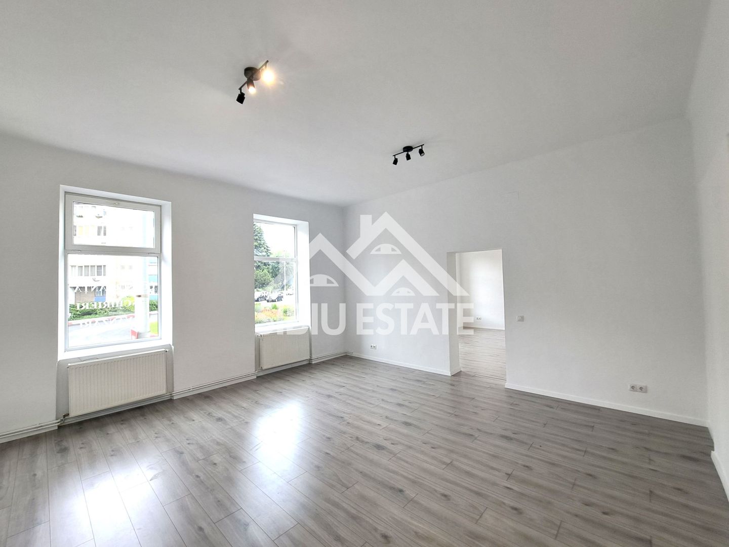 Birouri de inchiriat, confort optimizat, Sibiu central - Poză 1