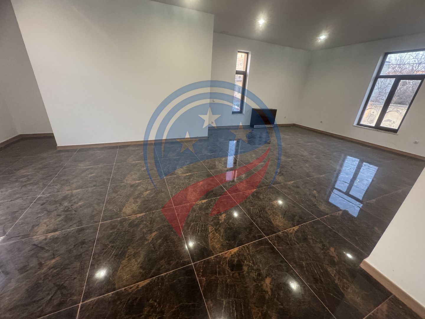 Spațiu de închiriat ultracentral – ideal pentru afacerea ta! - Poză 5