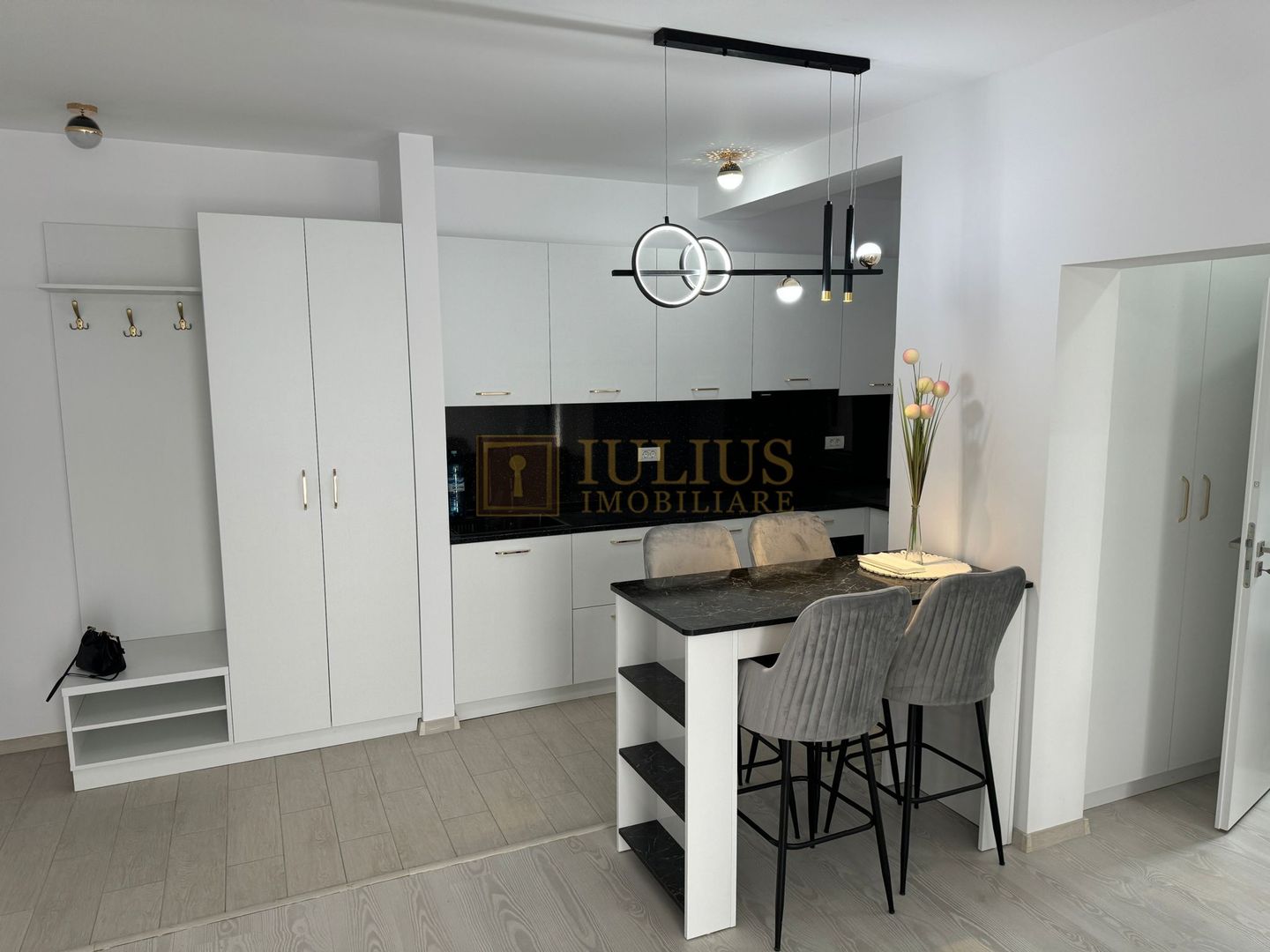 Zona Linistita-Mobilat utilat complet -bloc nou - Poză 8