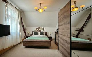 Apartament spațios în Centrul Istoric al Brașovului – zonă premium - Poză 4
