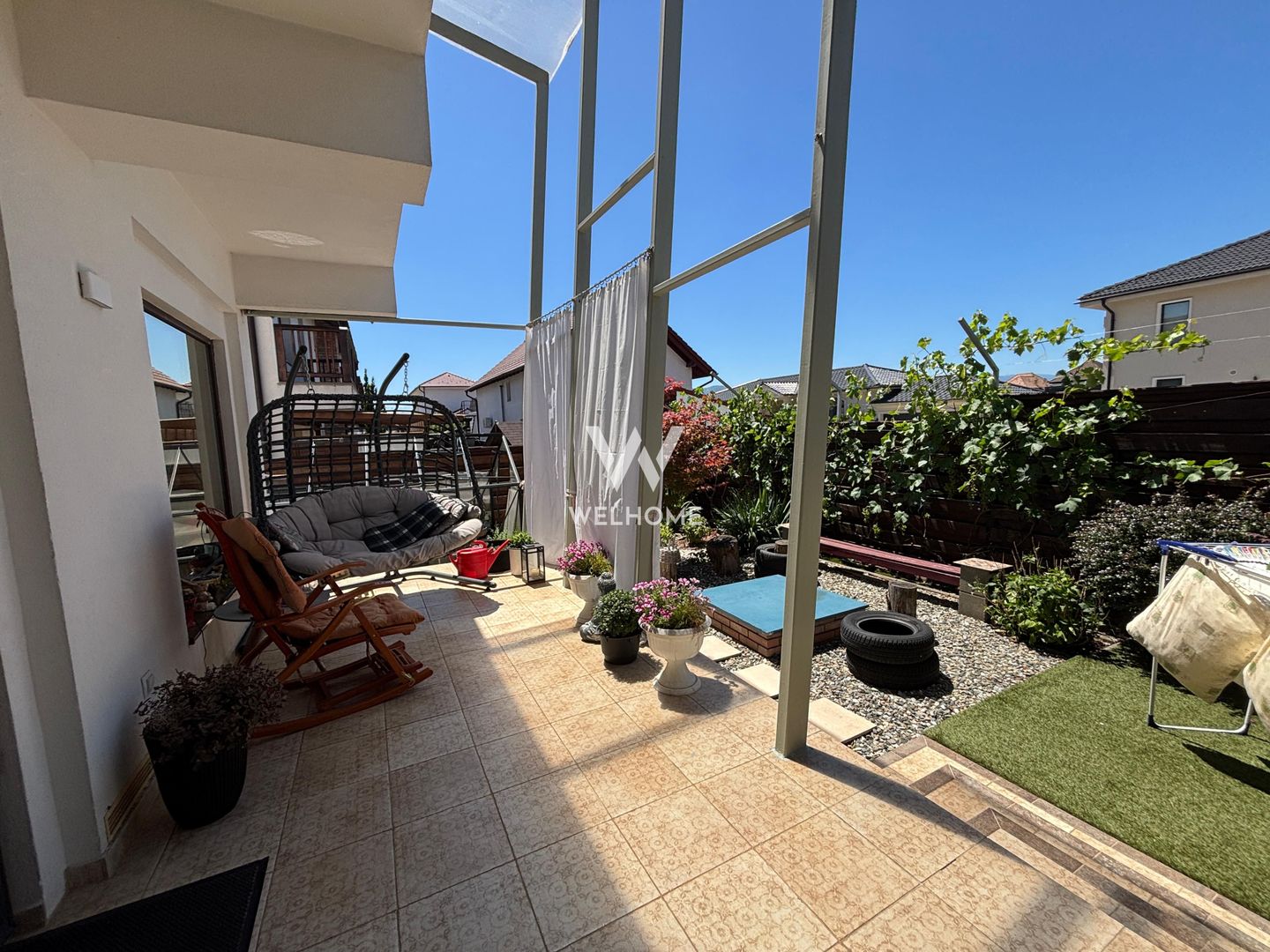 Casă amenajată de designer, garaj și pod locuibil - Șelimbăr - Poză 34