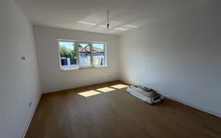 -Casa individuală -4 camere -2 băi - - Poză 18