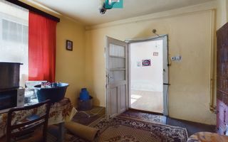 Casă cu 3 camere de vânzare în Bujac - Poză 7