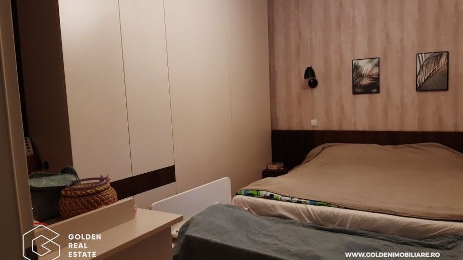 Casa mare, cu 4 apartamente a cate 1, 2, 3 și 4 camere fiecare - Poză 20