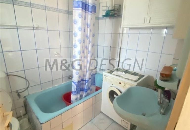 Apart la casa Bogdanestilor  curte  acces cu masina centrala proprie - Poză 17