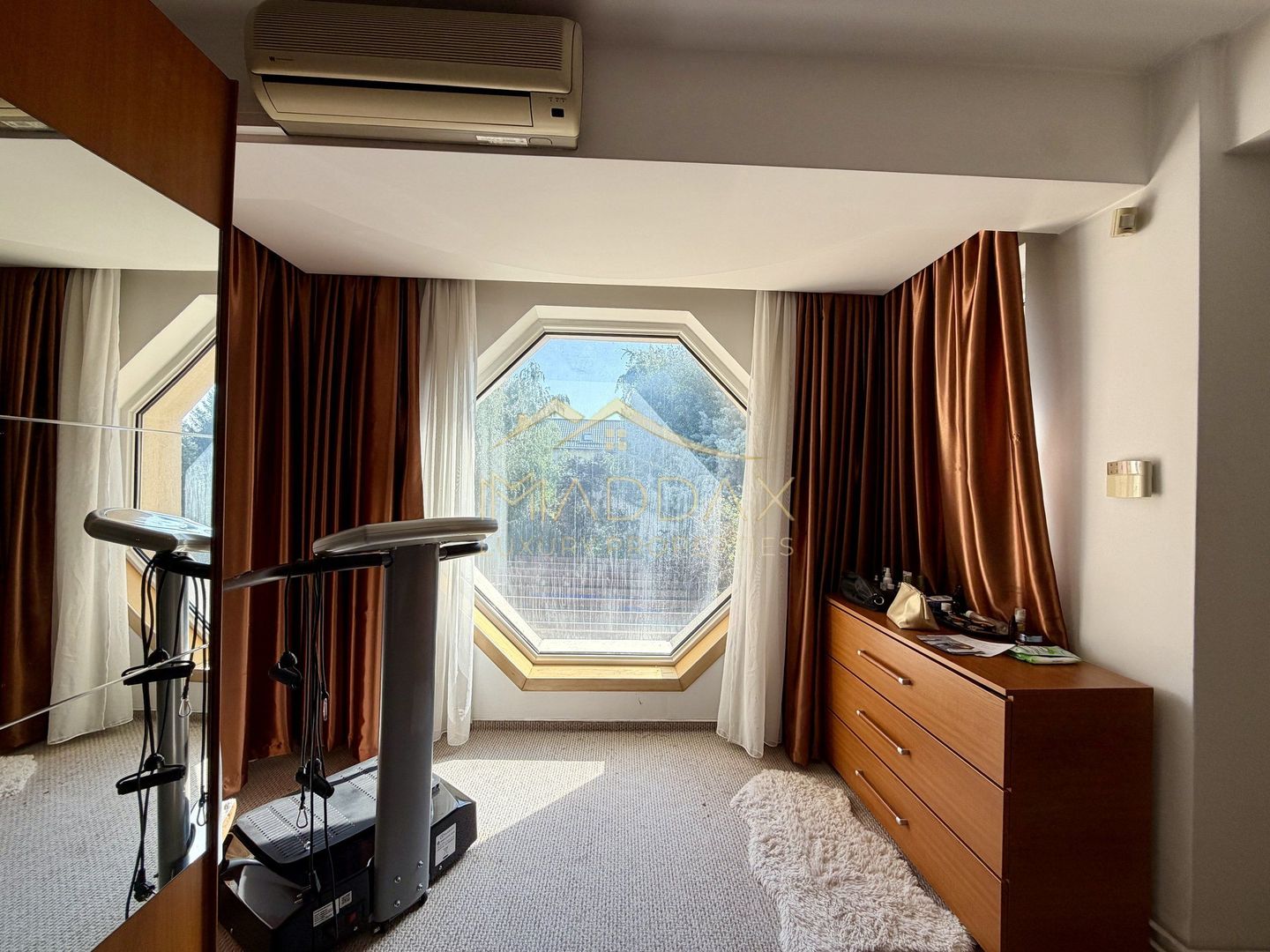 Vila cu 6 camere *485 mpc // *1.670mp teren* // 8 locuri parcare // Sisești - Poză 36
