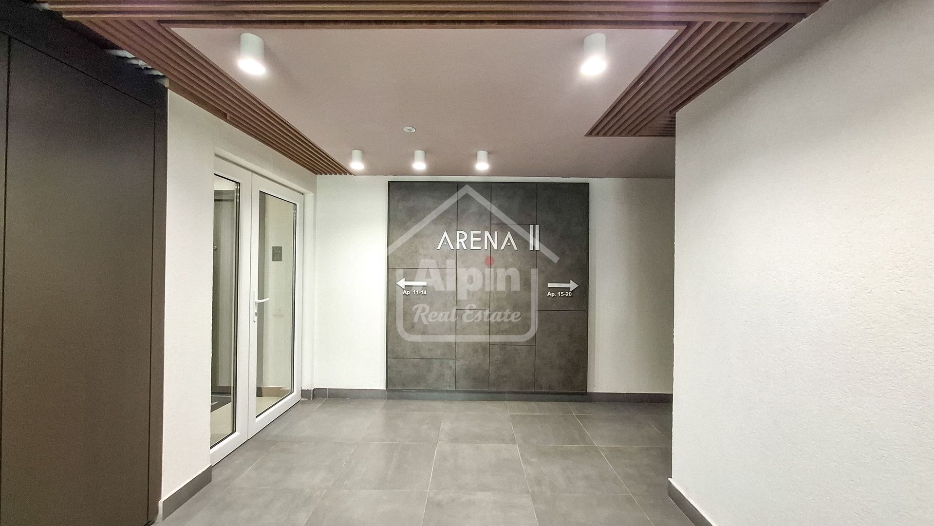 Suprafata Generoasa I Alphaville Arena - Poză 18