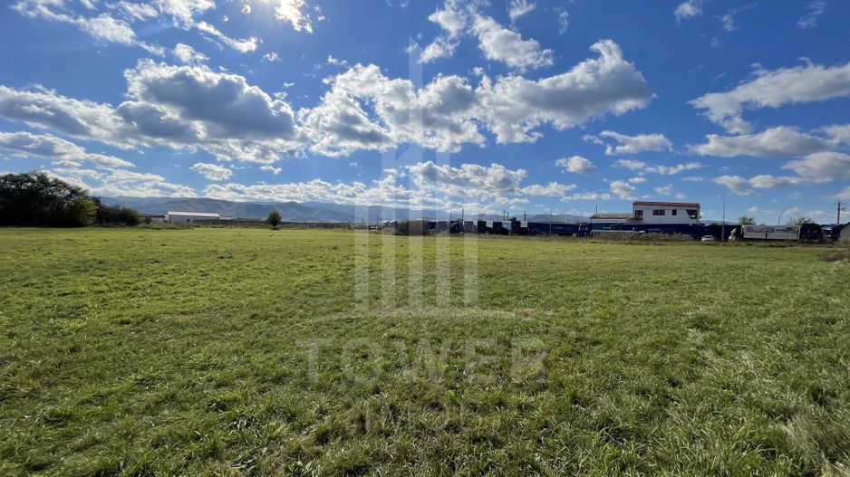 Teren industrial de vânzare în Cristian – 6.000 mp, deschidere la drum asfaltat - Poză 6