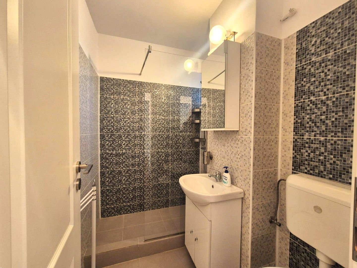 Zona Piata Astra, 3 camere, insorit, cu priveliste. - Poză 10